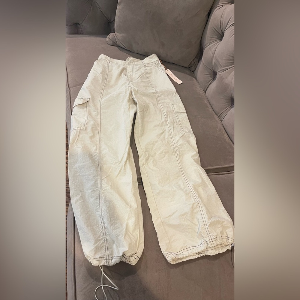 Women’s Cream Cargo Pants